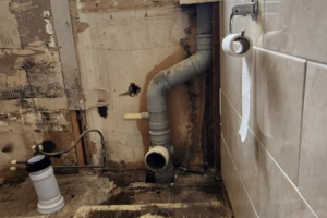Bathroom 25